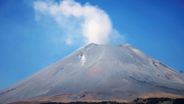 El volcán Popocatepetl, en México El volcán Popocatepetl, en México - Sputnik Mundo