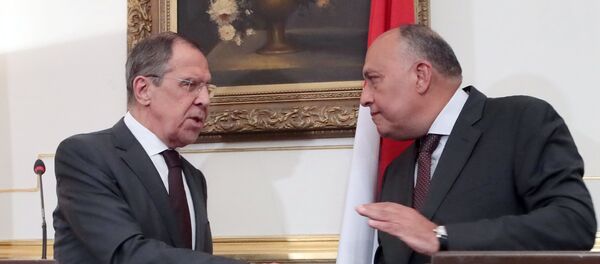 El canciller ruso, Serguéi Lavrov, y el ministro de Exteriores egipcio, Sameh Shukri - Sputnik Mundo