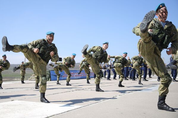 Rusia pone a prueba a su 'escuadra alada' - Sputnik Mundo