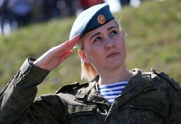 Rusia pone a prueba a su 'escuadra alada' - Sputnik Mundo