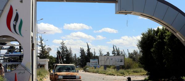 La entrada al aeropuerto de Trípoli, Libia - Sputnik Mundo