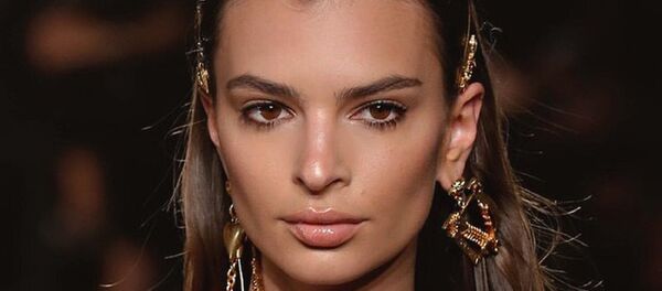 Emily Ratajkowski, modelo y actriz estadounidense - Sputnik Mundo