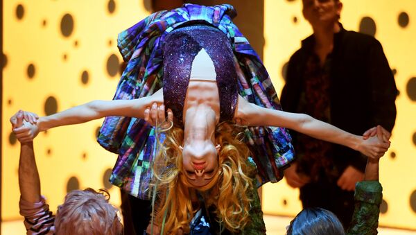 La ópera 'Porgy and Bess', puesta por el director Szilveszter Okovacs en la Ópera Nacional de Hungría - Sputnik Mundo