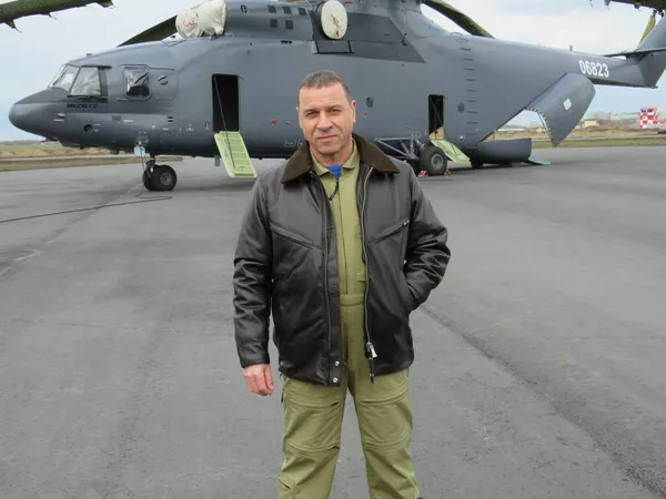 Valentín Pádalka, piloto de pruebas de Rostvertol, héroe de Rusia Valentín Pádalka, piloto de pruebas de Rostvertol, héroe de Rusia - Sputnik Mundo