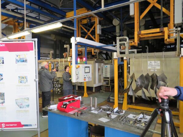 Taller de procesamiento electroquímico y pintura de las piezas de Rostvertol - Sputnik Mundo