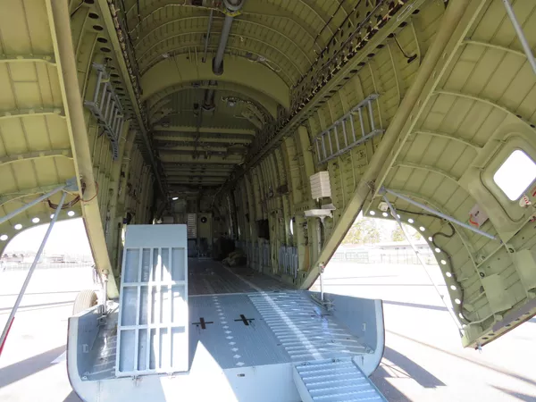 Bodega de carga del Mi-26T2V Bodega de carga del Mi-26T2V - Sputnik Mundo