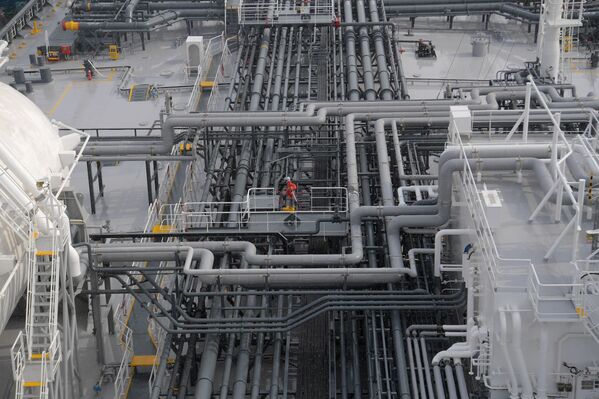 El imponente buque tanque ruso Mendeleev Prospect - Sputnik Mundo