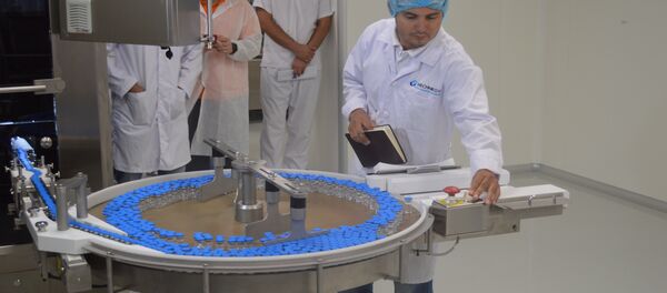 Producción de vacunas en la planta Méchnikov - Sputnik Mundo