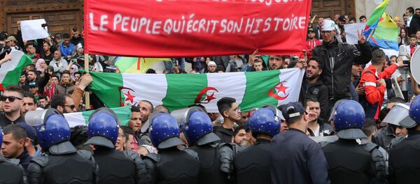 Protestas en Argelia - Sputnik Mundo