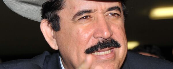 Manuel Zelaya, expresidente de Honduras - Sputnik Mundo