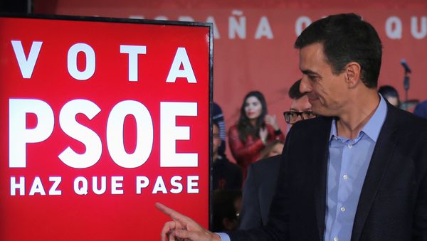 Pedro Sánchez, presidente del Gobierno de España en la campaña electoral Pedro Sánchez, presidente del Gobierno de España en la campaña electoral - Sputnik Mundo