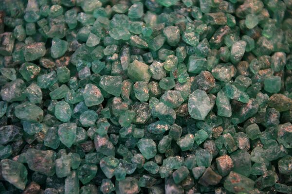 Una excursión por la única mina de esmeralda de Rusia - Sputnik Mundo