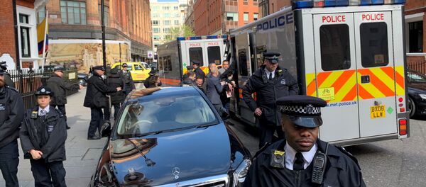 El arresto de Julian Assange en Reino Unido El arresto de Julian Assange en Reino Unido - Sputnik Mundo