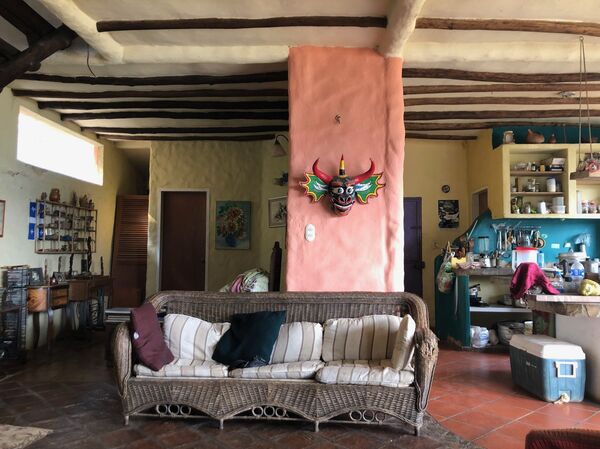 En la casa de Tamara, a 50 minutos del centro de Caracas, las parturientas dan a luz de manera natural, lejos de la violencia obstétrica En la casa de Tamara, a 50 minutos del centro de Caracas, las parturientas dan a luz de manera natural, lejos de la violencia obstétrica - Sputnik Mundo