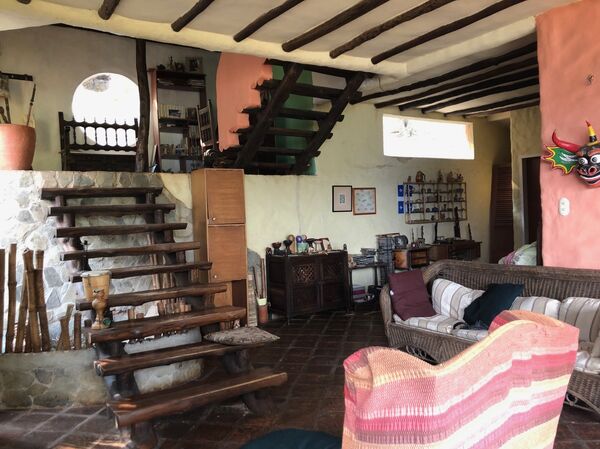 Tamara acompaña a las parturientas a dar a luz de manera libre, y pueden caminar por toda su casa en el proceso Tamara acompaña a las parturientas a dar a luz de manera libre, y pueden caminar por toda su casa en el proceso - Sputnik Mundo