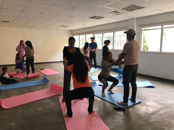 El Hospital Hugo Chávez de Caracas fue atacado por las guarimbas en 2017; hoy, las embarazadas viven su preparto en paz allí El Hospital Hugo Chávez de Caracas fue atacado por las guarimbas en 2017; hoy, las embarazadas viven su preparto en paz allí - Sputnik Mundo