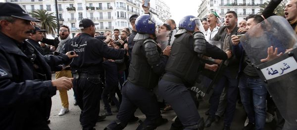 Protestas en Argelia - Sputnik Mundo