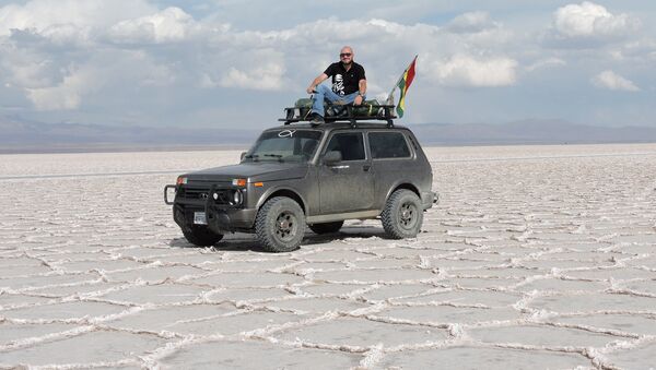 Patrick Argote en el salar de Uyuni - Sputnik Mundo