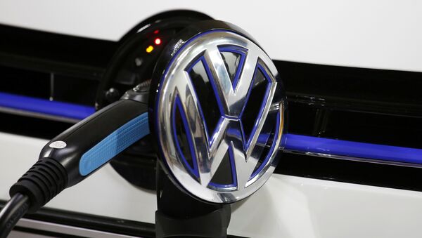 El logo de Volkswagen - Sputnik Mundo