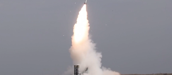 Las unidades de los S-300 ponen a prueba su puntería en Rusia - Sputnik Mundo