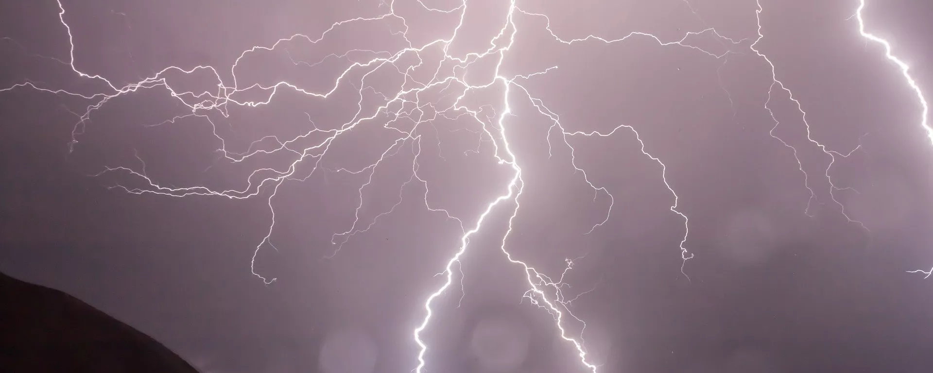 Una tormenta eléctrica (imagen referencial) Una tormenta eléctrica (imagen referencial) - Sputnik Mundo, 1920, 18.05.2021