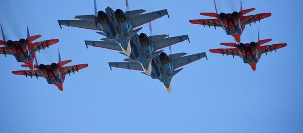 Así se prepara Rusia en las alturas para el desfile militar del Día de la Victoria - Sputnik Mundo