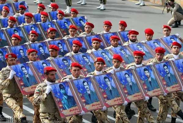 Irán celebra el Día del Ejército con un grandioso desfile Irán celebra el Día del Ejército con un grandioso desfile - Sputnik Mundo