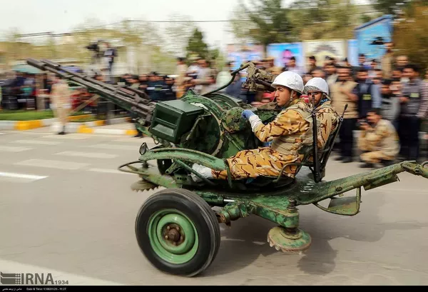 Irán celebra el Día del Ejército con un grandioso desfile Irán celebra el Día del Ejército con un grandioso desfile - Sputnik Mundo