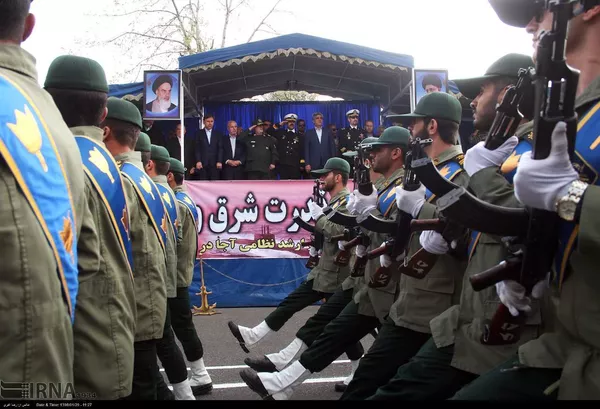 Irán celebra el Día del Ejército con un grandioso desfile Irán celebra el Día del Ejército con un grandioso desfile - Sputnik Mundo