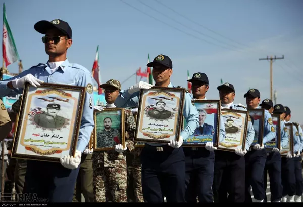 Irán celebra el Día del Ejército con un grandioso desfile Irán celebra el Día del Ejército con un grandioso desfile - Sputnik Mundo