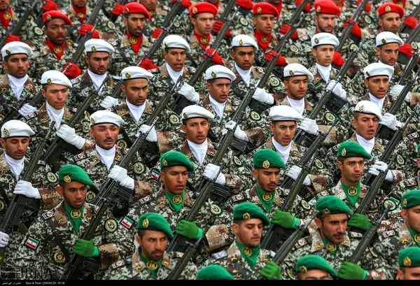 Irán celebra el Día del Ejército con un grandioso desfile Irán celebra el Día del Ejército con un grandioso desfile - Sputnik Mundo