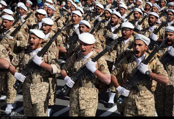 Irán celebra el Día del Ejército con un grandioso desfile Irán celebra el Día del Ejército con un grandioso desfile - Sputnik Mundo