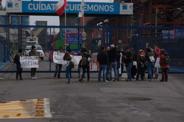 Manifestación en Ventanas, Valparaíso, Chile, contra las empresas contaminantes instaladas en el lugar Manifestación en Ventanas, Valparaíso, Chile, contra las empresas contaminantes instaladas en el lugar - Sputnik Mundo