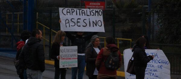 Manifestación en Ventanas, Valparaíso, Chile, contra las empresas contaminantes instaladas en el lugar - Sputnik Mundo