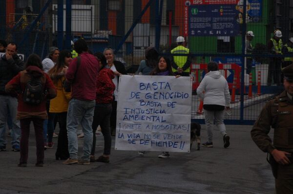 Manifestación en Ventanas, Valparaíso, Chile, contra las empresas contaminantes instaladas en el lugar Manifestación en Ventanas, Valparaíso, Chile, contra las empresas contaminantes instaladas en el lugar - Sputnik Mundo