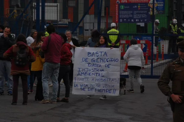 Manifestación en Ventanas, Valparaíso, Chile, contra las empresas contaminantes instaladas en el lugar Manifestación en Ventanas, Valparaíso, Chile, contra las empresas contaminantes instaladas en el lugar - Sputnik Mundo