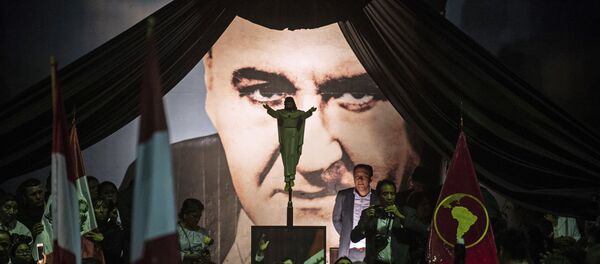 Retrato de Alan García, expresidente de Perú - Sputnik Mundo