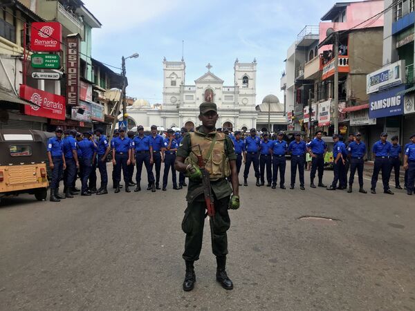 Sri Lanka se sume en una Pascua negra tras una serie de explosiones mortales - Sputnik Mundo