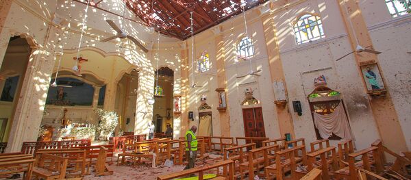 La iglesia en Negombo donde se produjo una explosión - Sputnik Mundo
