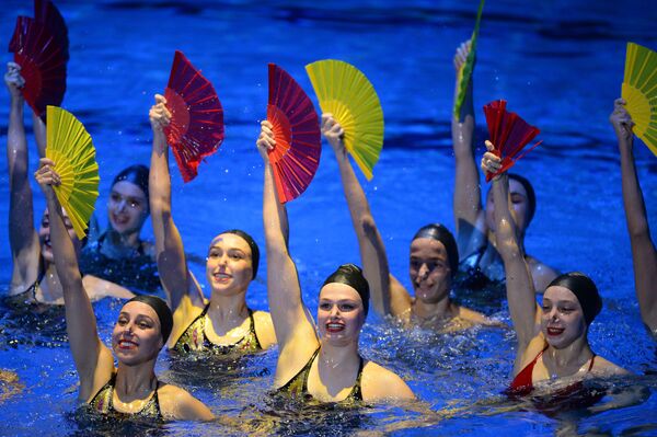 Elegancia y destreza: la gala de la Serie Mundial de Natación, en imágenes - Sputnik Mundo