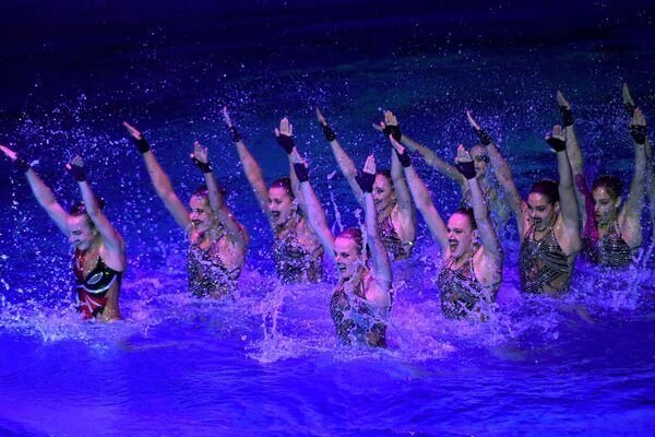 Elegancia y destreza: la gala de la Serie Mundial de Natación, en imágenes - Sputnik Mundo