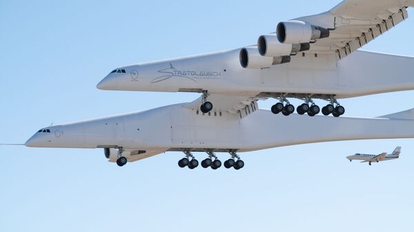 El avión portador del sistema Stratolaunch - Sputnik Mundo