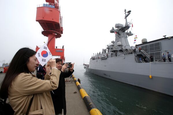 China celebra a lo grande el 70 aniversario de su Armada con muchos invitados extranjeros - Sputnik Mundo