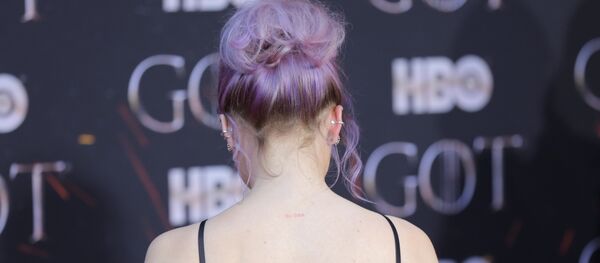 Maisie Williams, en el estreno de la última temporada de 'Juego de tronos' - Sputnik Mundo