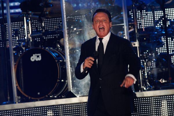 Luis Miguel, cantante y productor musical mexicano (49 años) - Sputnik Mundo