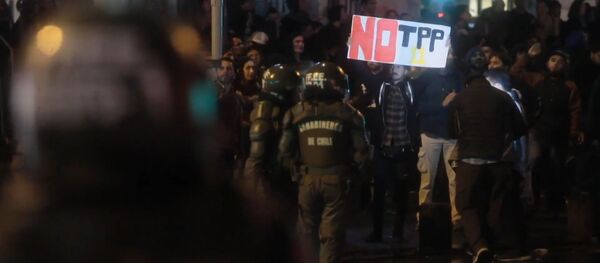 Varios detenidos en Santiago durante la protesta anti-TPP - Sputnik Mundo