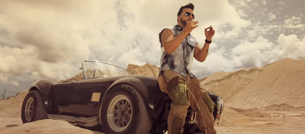 Imagen del videoclip de la canción 'Date la vuelta' de Luis Fonsi, Sebastián Yatra y Nicky Jam - Sputnik Mundo