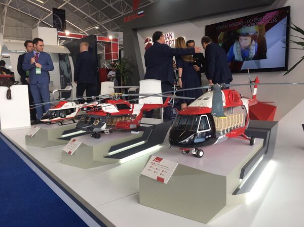 Miniaturas de modelos producidos por Helicópteros de Rusia, en exhibición en FAMEX 2019 - Sputnik Mundo