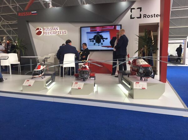 Miniaturas de modelos producidos por Helicópteros de Rusia, en exhibición en FAMEX 2019 - Sputnik Mundo