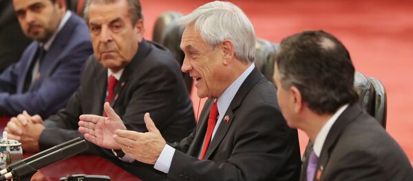 Sebastián Piñera, presidente de Chile junto a la delegación chilena en China - Sputnik Mundo